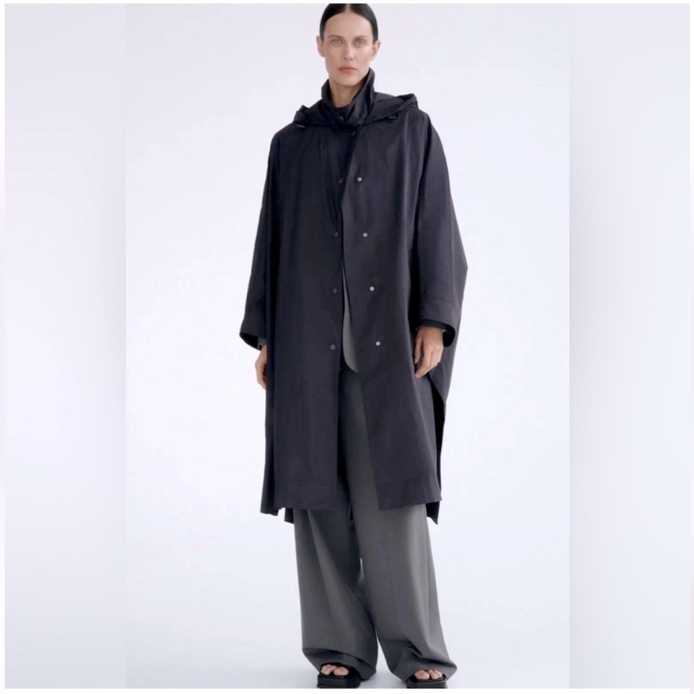 NWT Zara Navy light weight nylon cape perfect for layering and traveling o|s